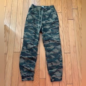 Hollister High Rise Camouflage Y2K Cargo Pants!